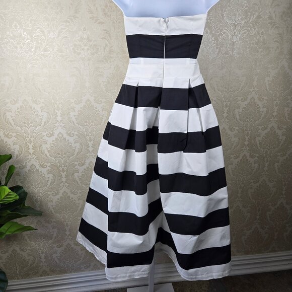 Free Market by Flying Tomato Black White Striped Strapless Dress Box Pleats NWT - Picture 6 of 13